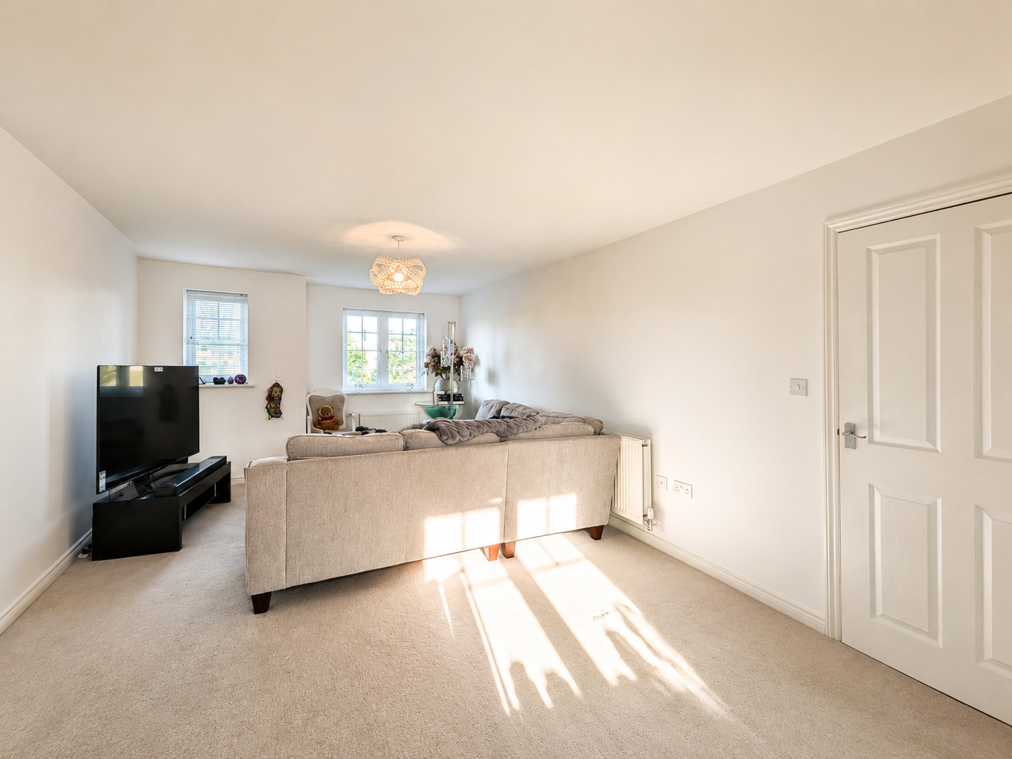 Flat Elton Close in Quarrendon