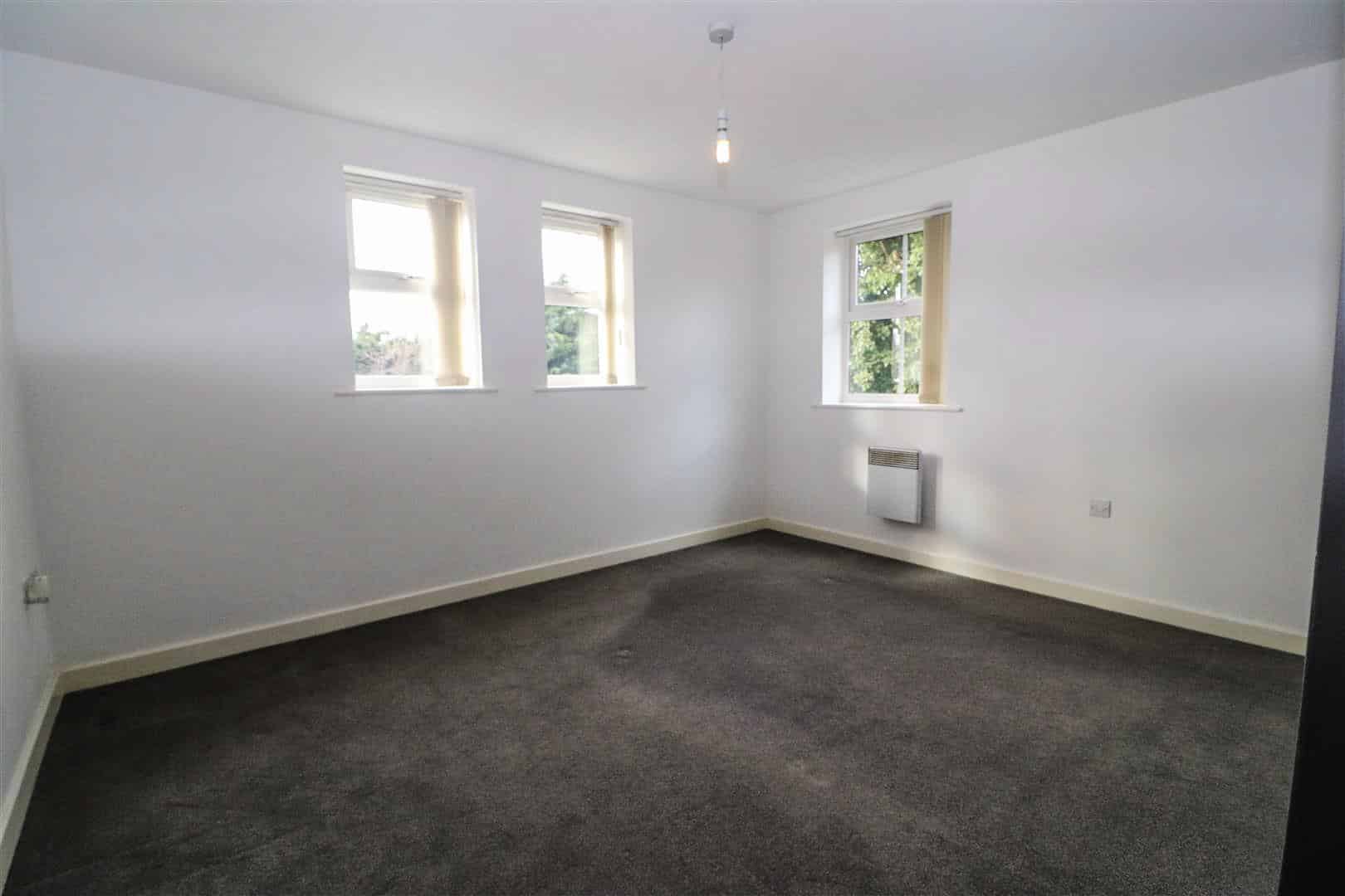 Flat Ashfield Gardens in Warrington
