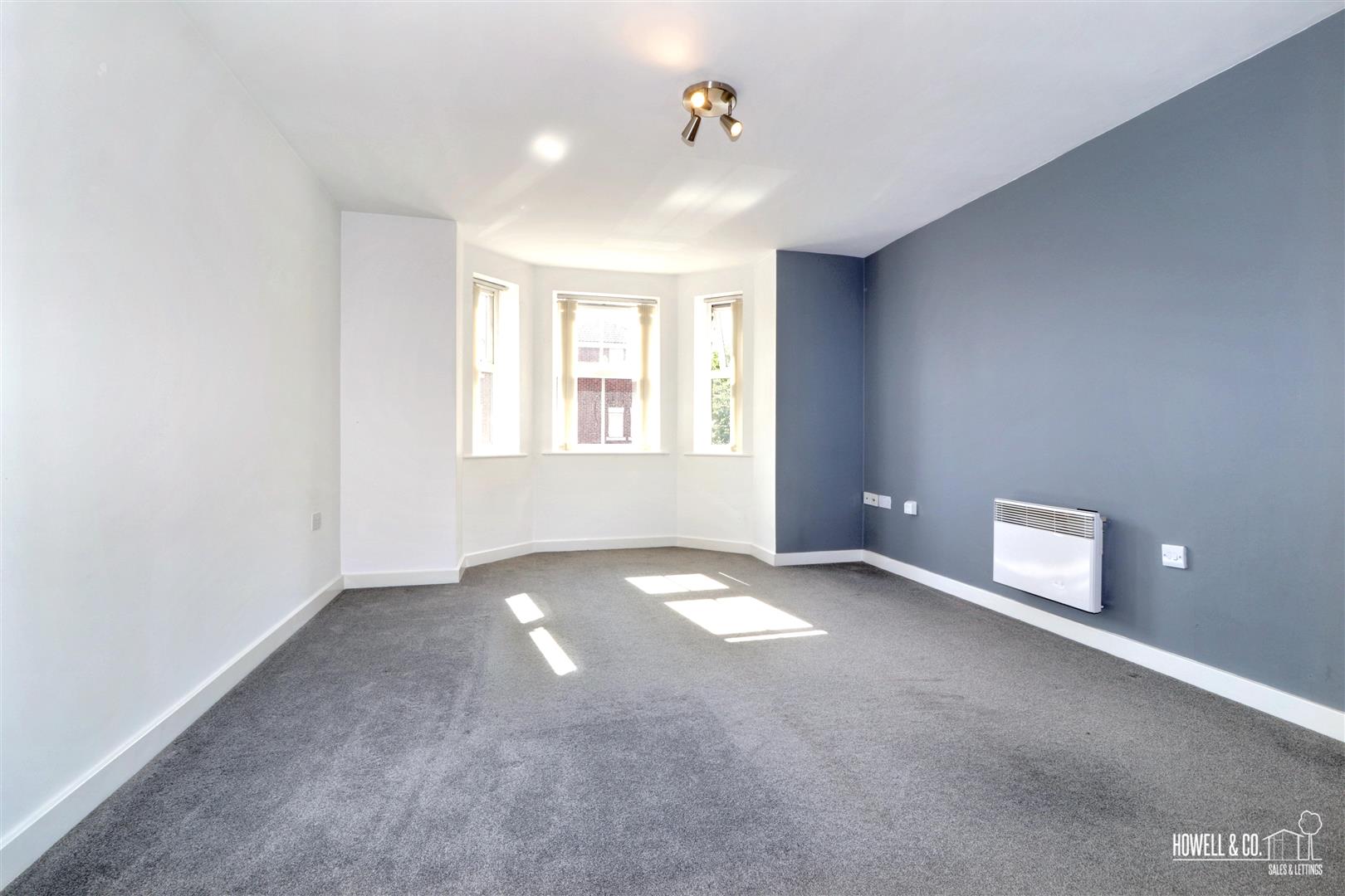 Flat Ashfield Gardens in Warrington