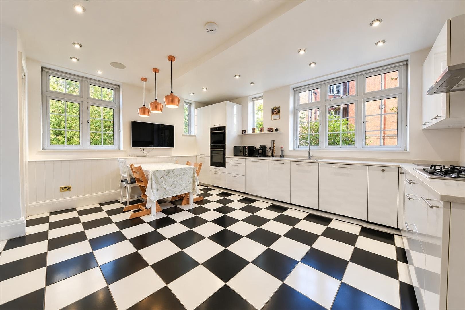 Flat Muswell Hill Road in Greater London