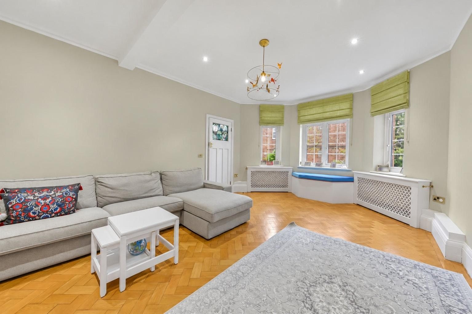 Flat Muswell Hill Road in Greater London