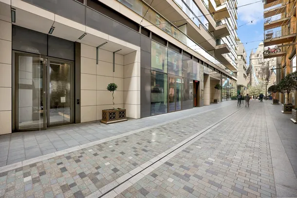 Flat Duchess Walk in Greater London