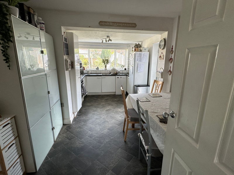 Room Coberley Avenue in Trafford