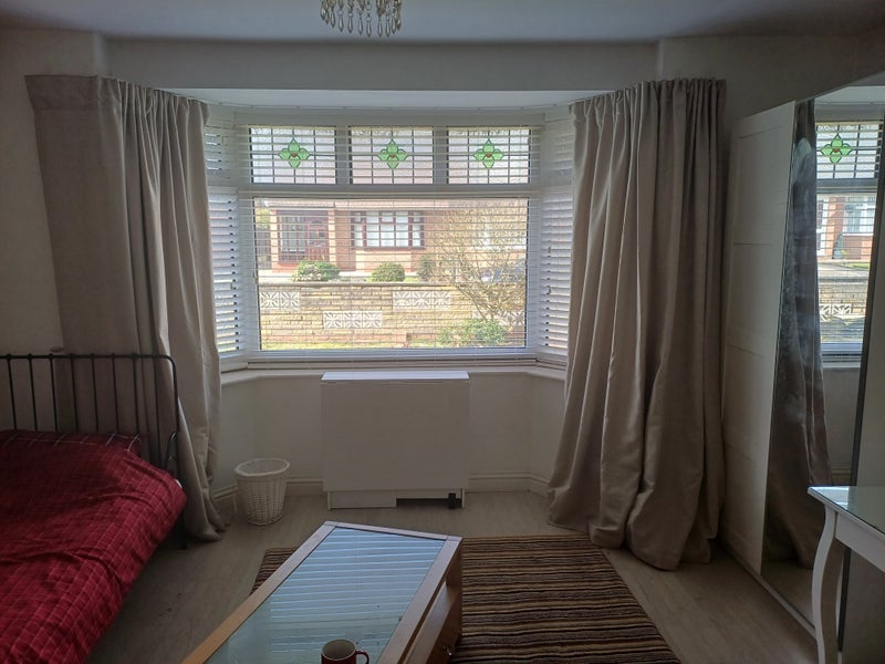 Room Coberley Avenue in Trafford