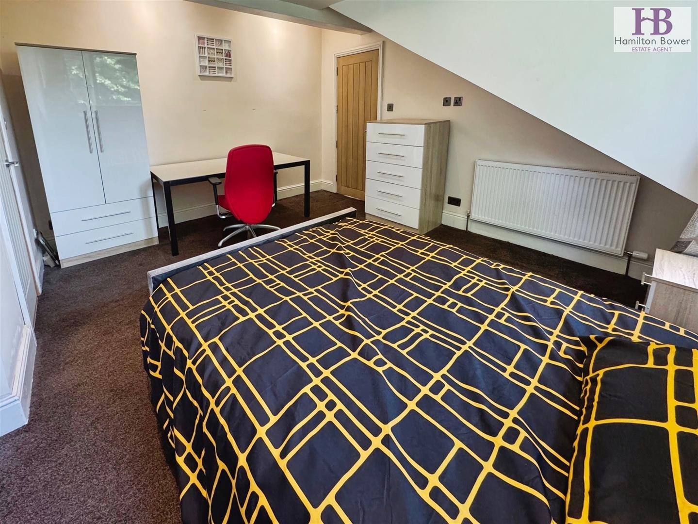 Room Coniston Grove in Bradford