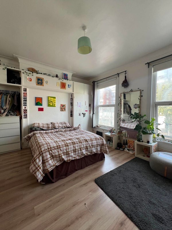 Room Holloway Road in Greater London