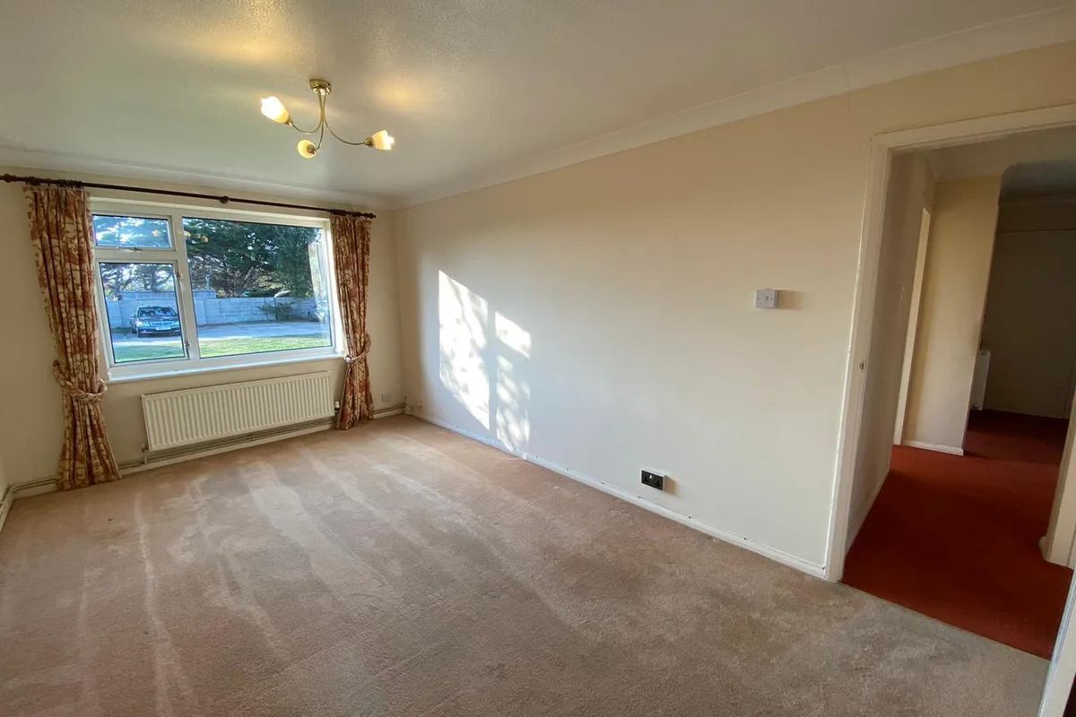 Flat Central Avenue in Peacehaven
