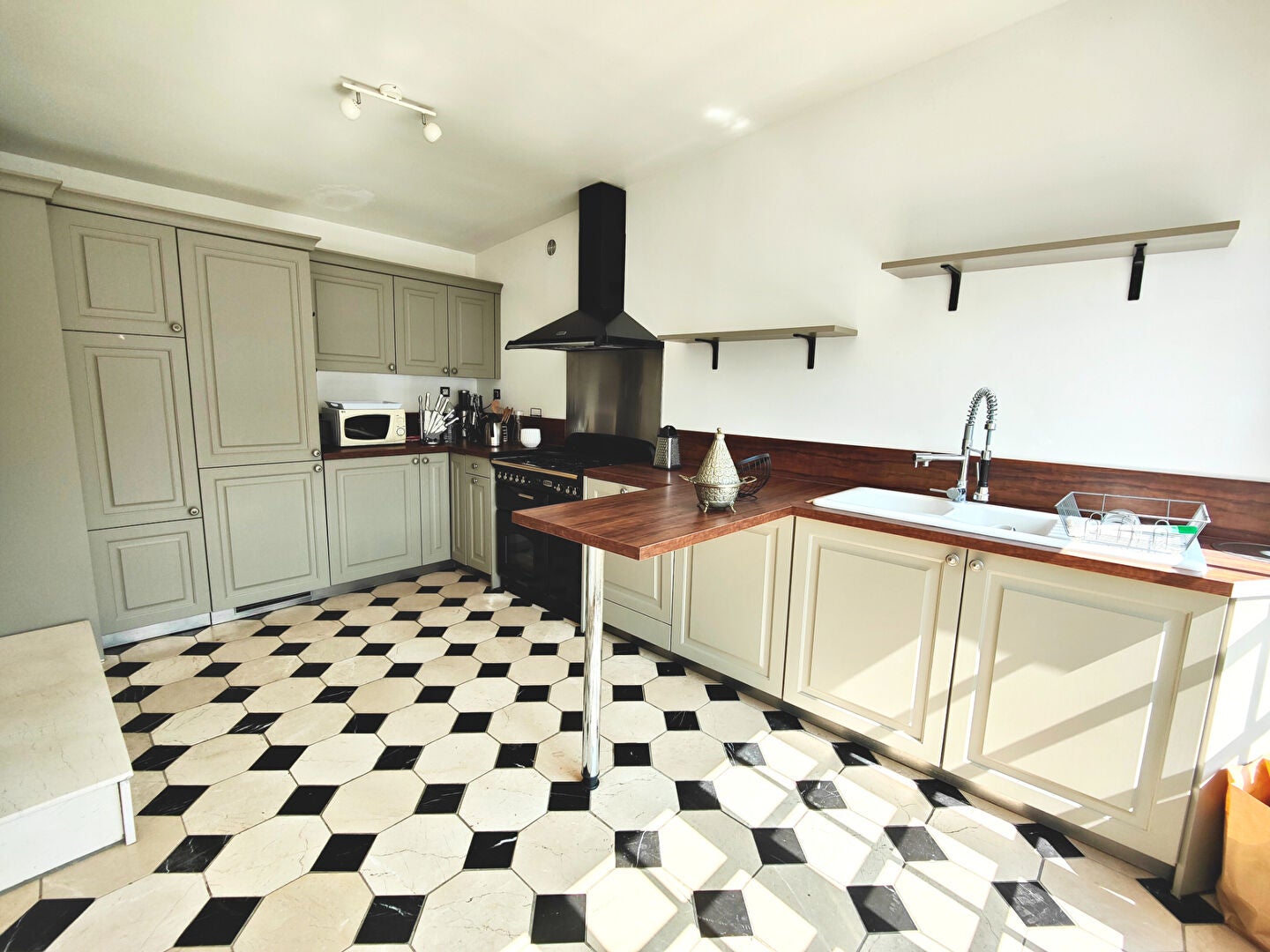 House Rue Pasteur in Dammarie-les-Lys