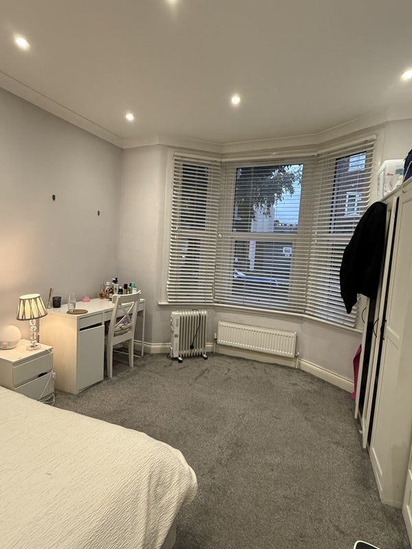 Room Rainbow Street in Greater London