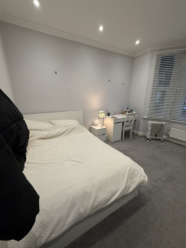Room Rainbow Street in Greater London