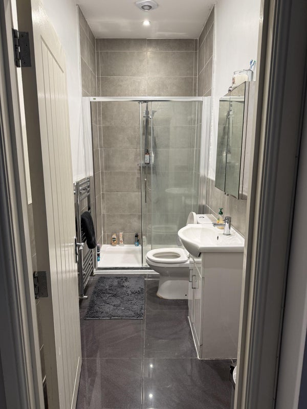 Room Rainbow Street in Greater London