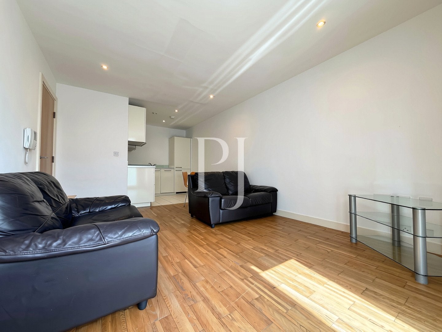 Flat Kelso Place in Manchester