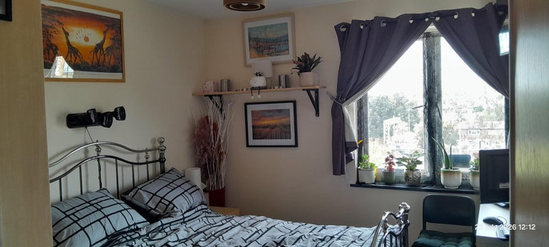 Room Lloyd George Avenue in Cardiff