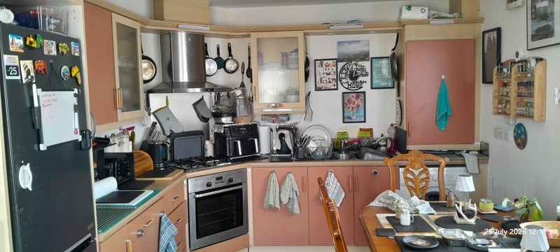 Room Lloyd George Avenue in Cardiff