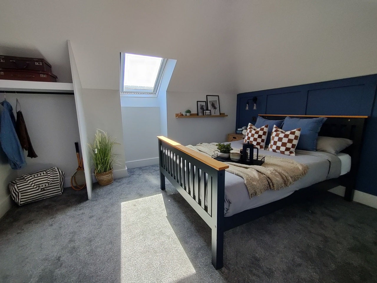 Room Herbert Avenue in Poole