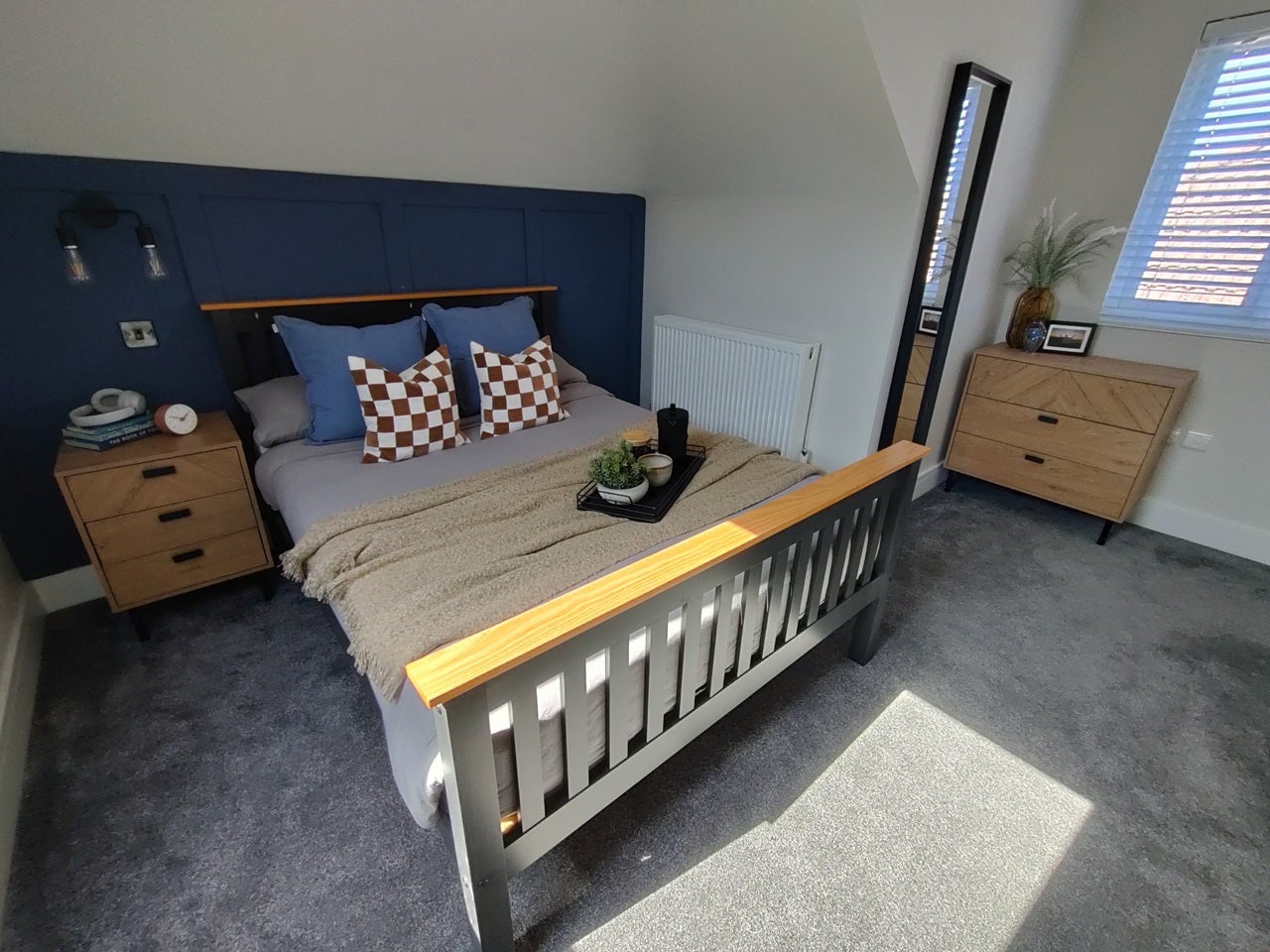 Room Herbert Avenue in Poole