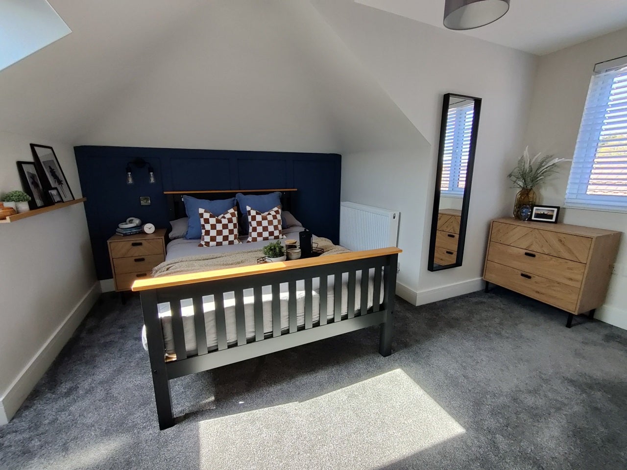 Room Herbert Avenue in Poole