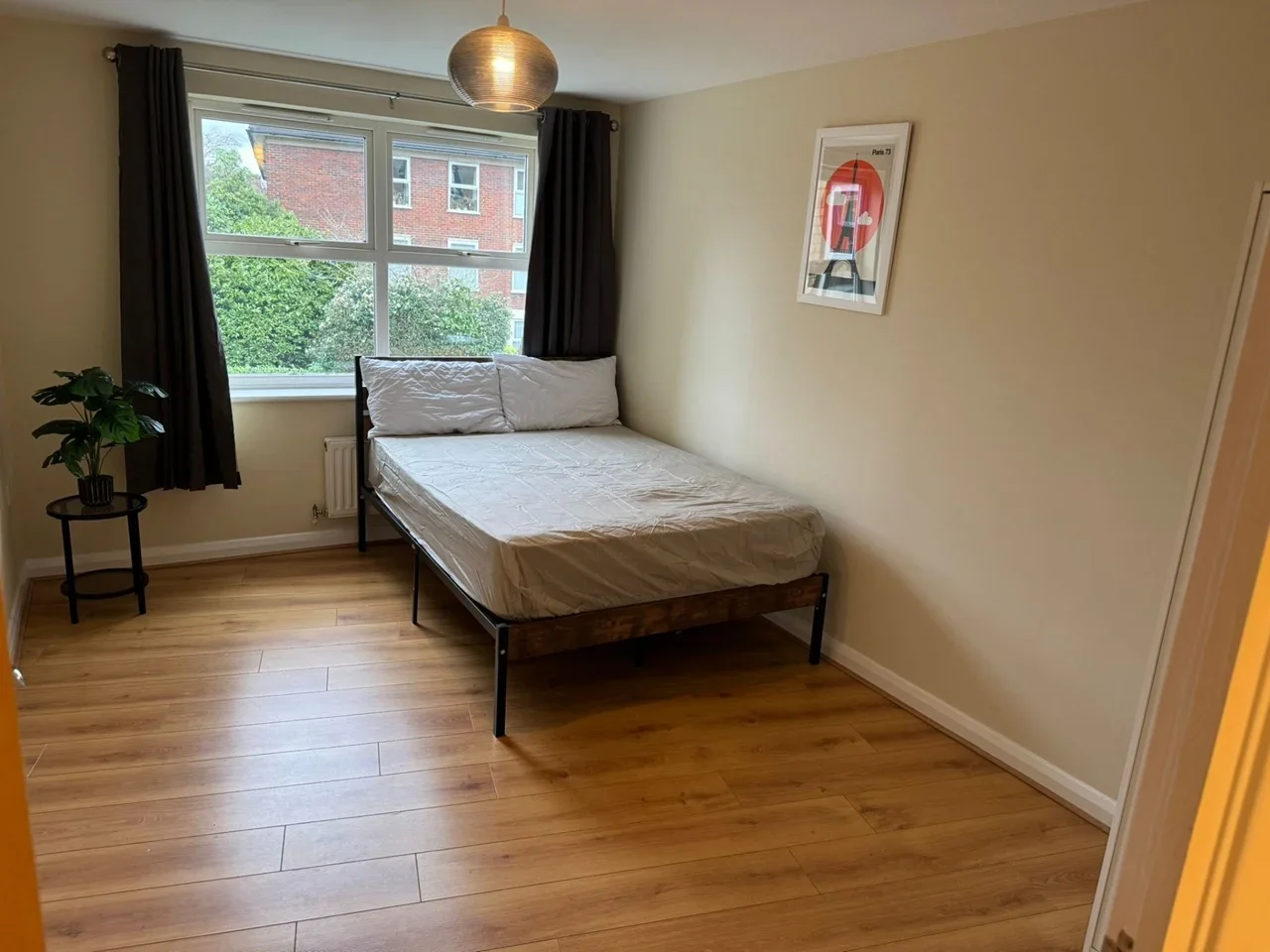 Room Old Park Road in Greater London