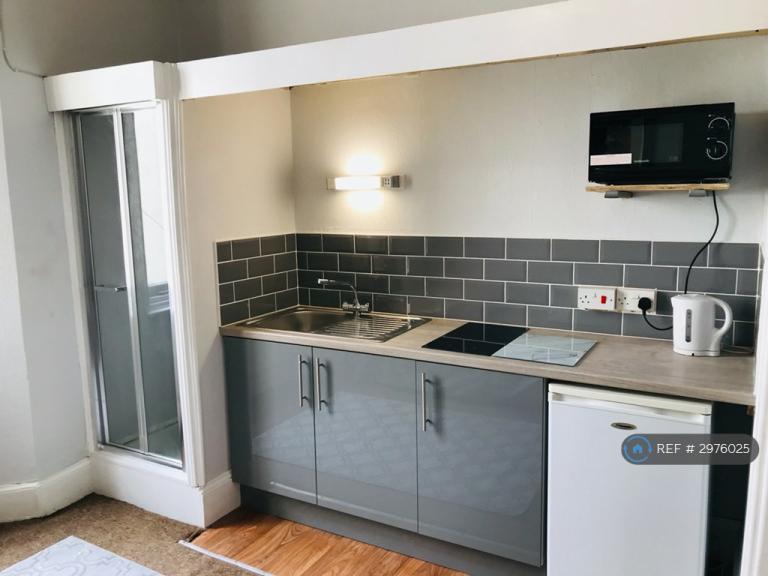 Flat Scarborough Place in Torquay