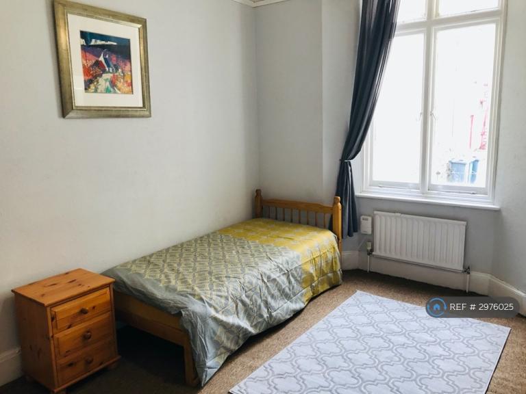 Flat Scarborough Place in Torquay