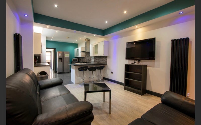 Room Dawlish Road in Birmingham