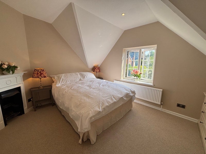 Room Charters Way in Sunningdale