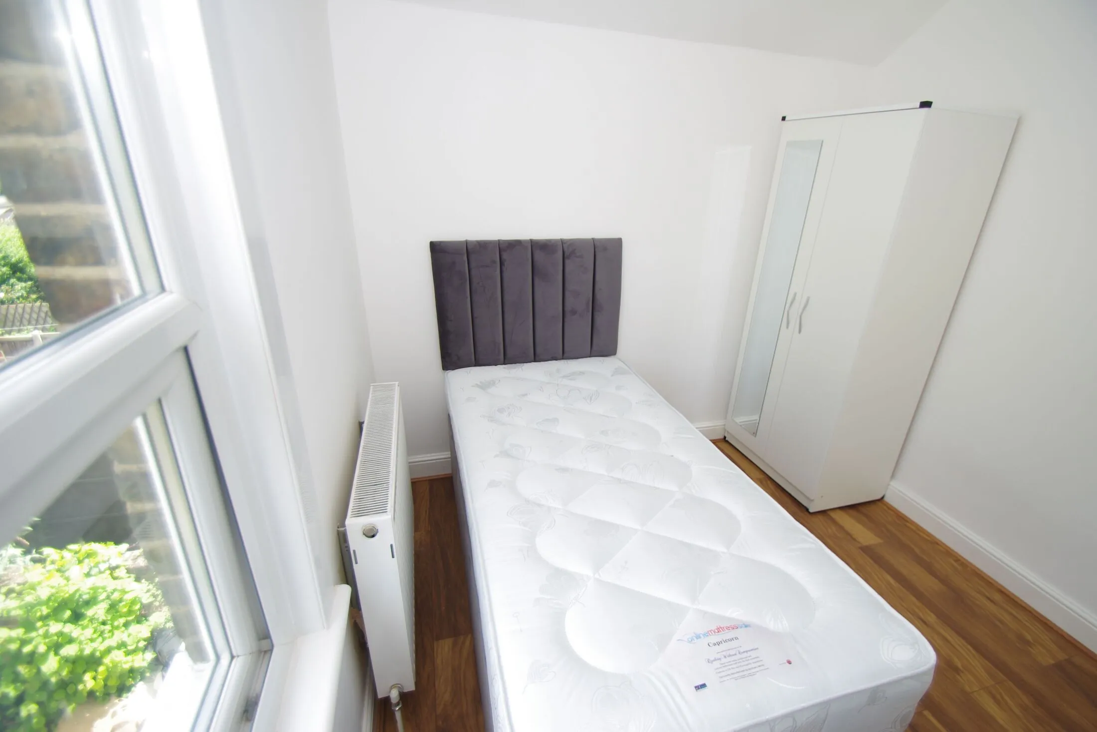 Room Whippendell Road in Watford
