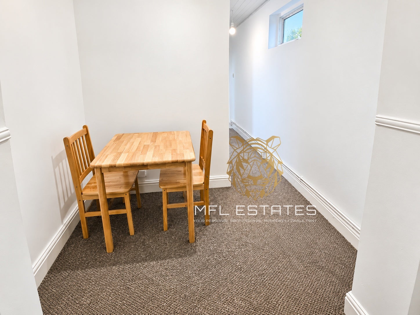 Flat Dagnall Park in Greater London