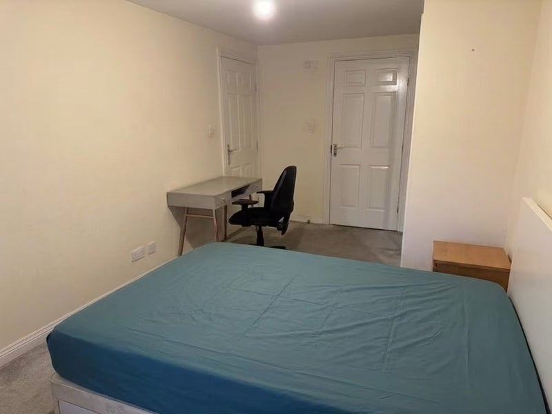 Room Wallace Street in Glasgow