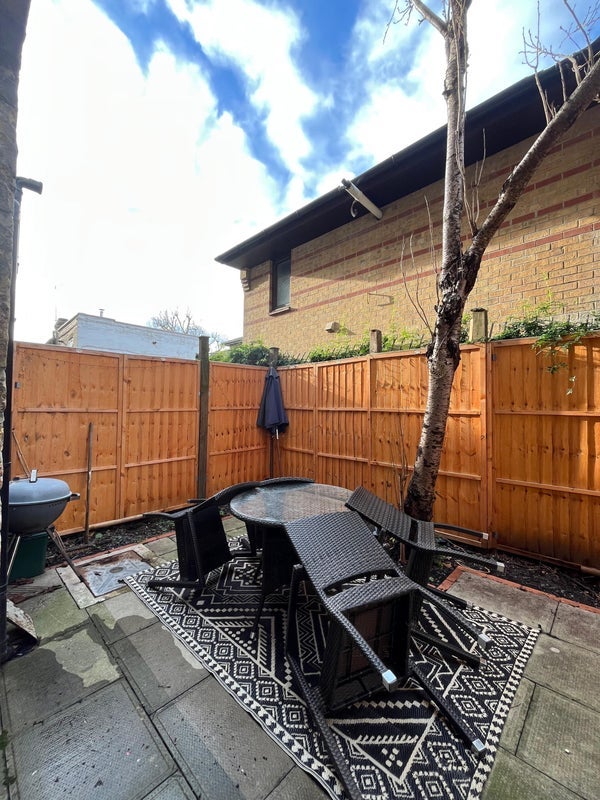 Room Fortess Road in Greater London