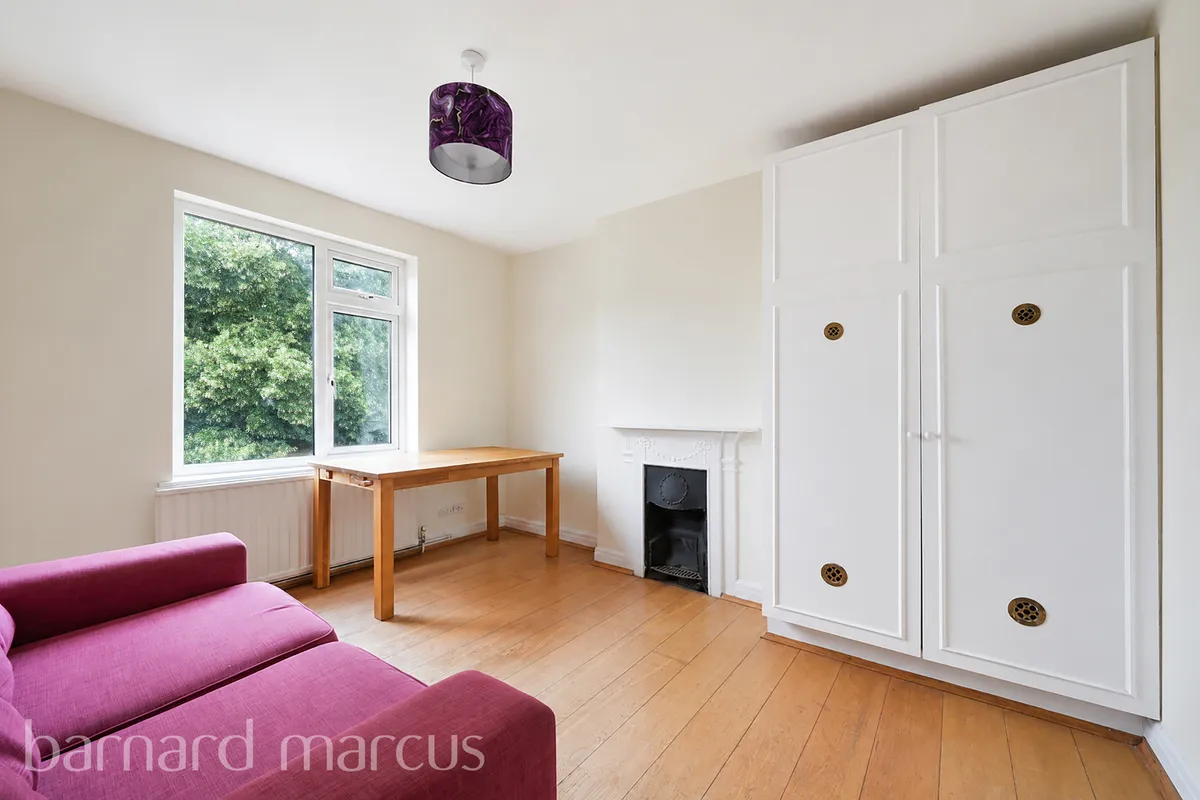 Flat Lavender Grove in Greater London