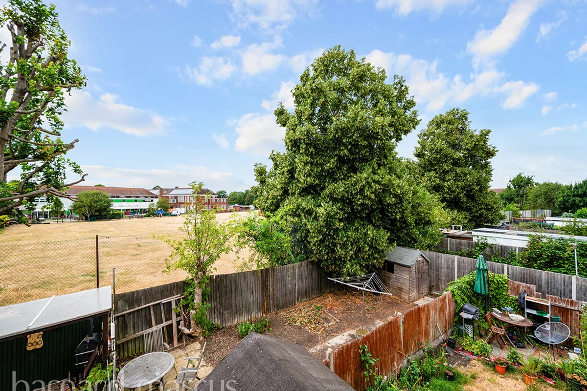 Flat Lavender Grove in Greater London