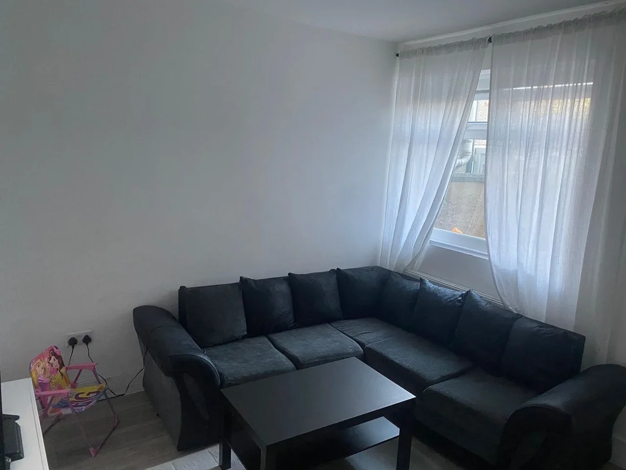 House Horsa Road in Greater London