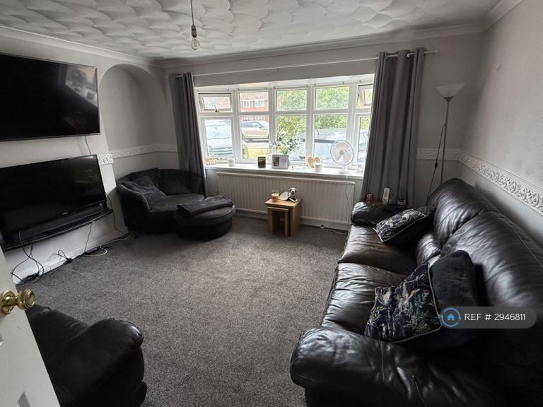 House Woodford Crescent in Lichfield