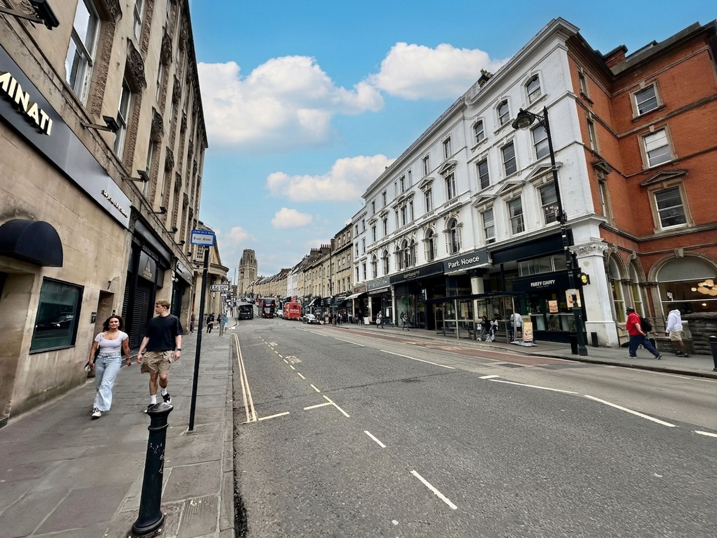 Flat Deanery Road in Bristol