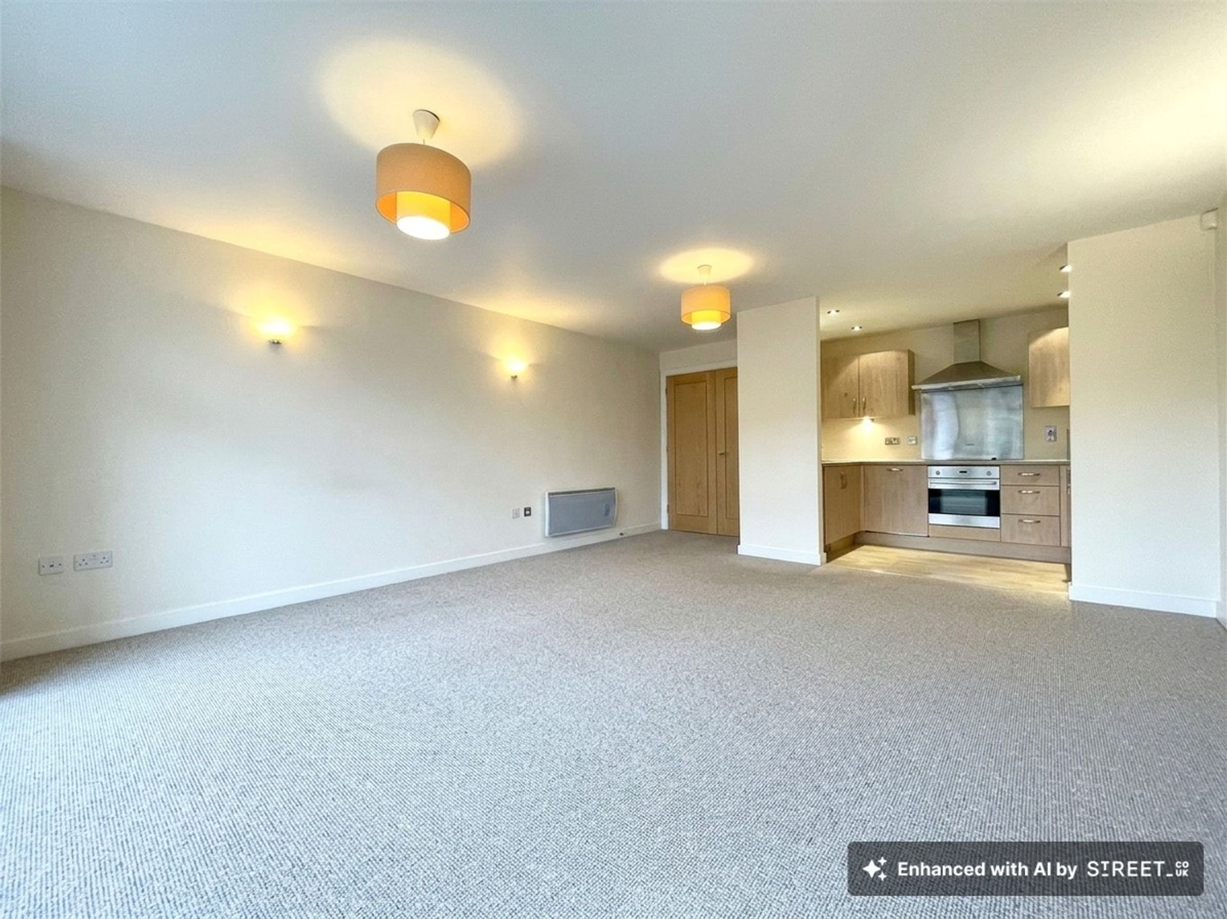 Flat Deanery Road in Bristol