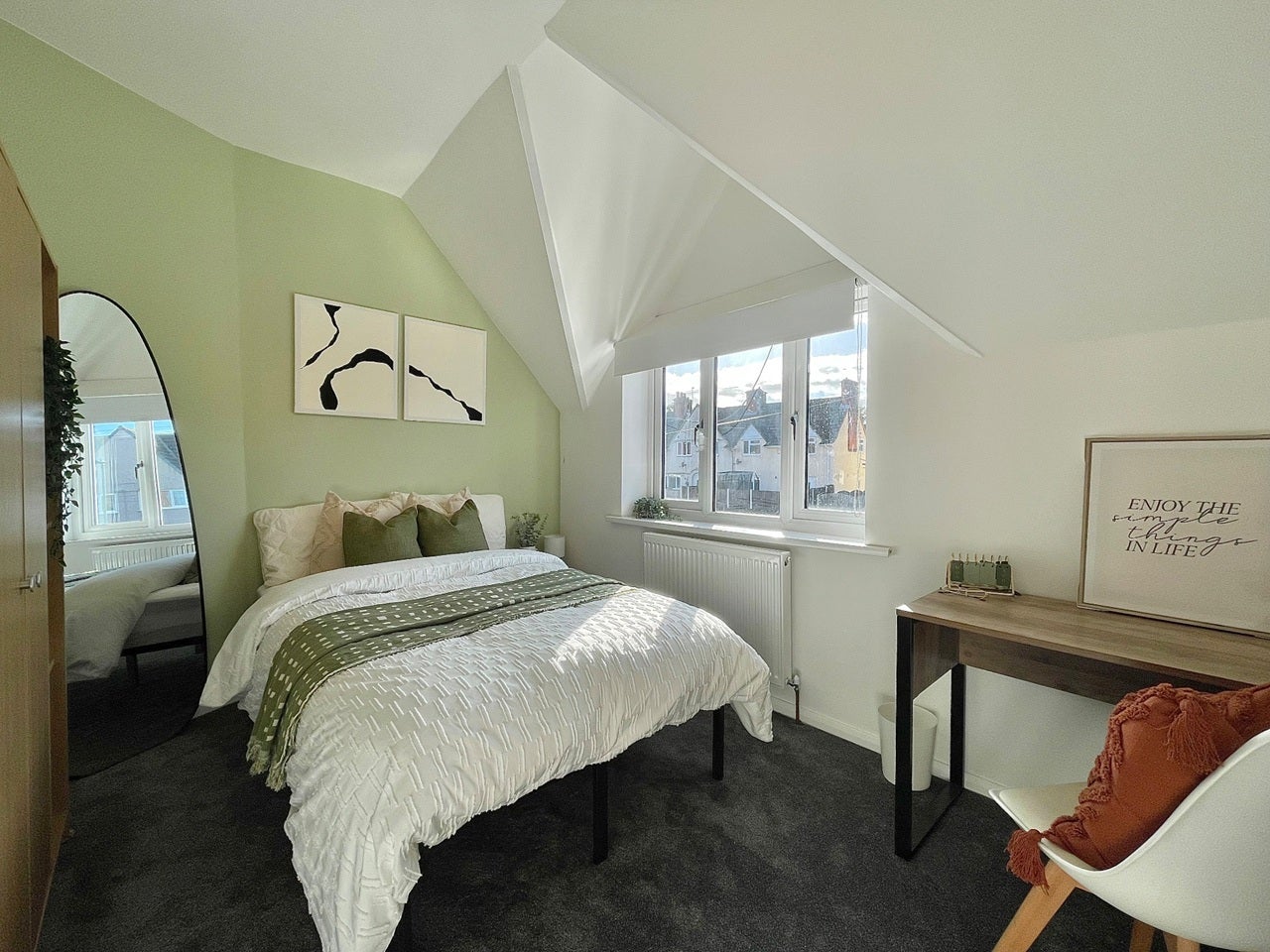 Room The Crescent in Doncaster