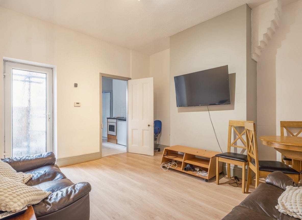 Flat Tavistock Road in Newcastle upon Tyne
