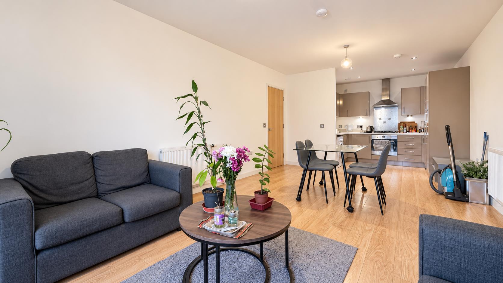 Flat Pevensey Avenue in Greater London