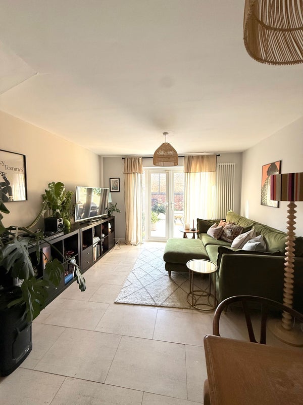 House Whiston Road in Greater London