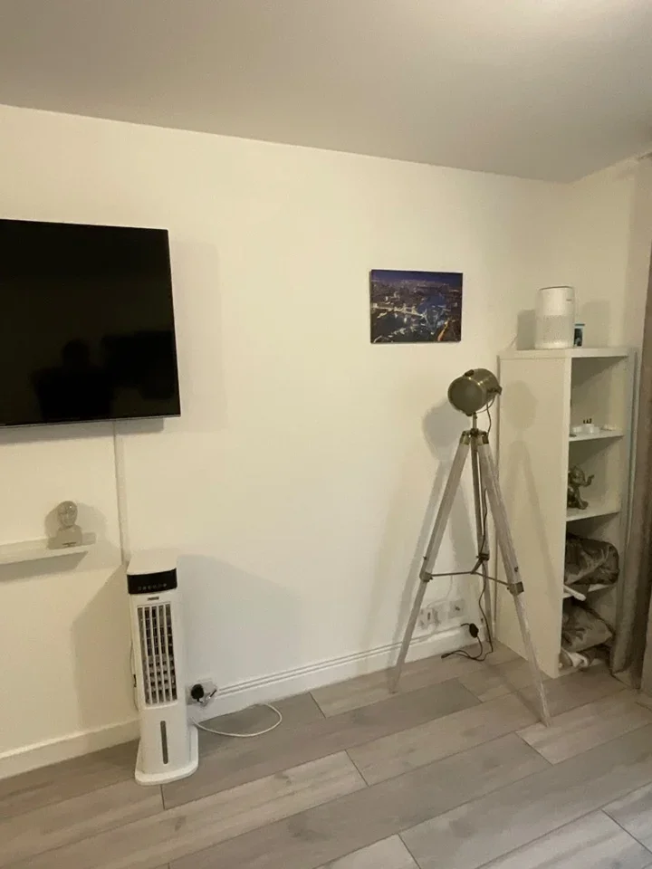 Room Whites Grounds in Greater London