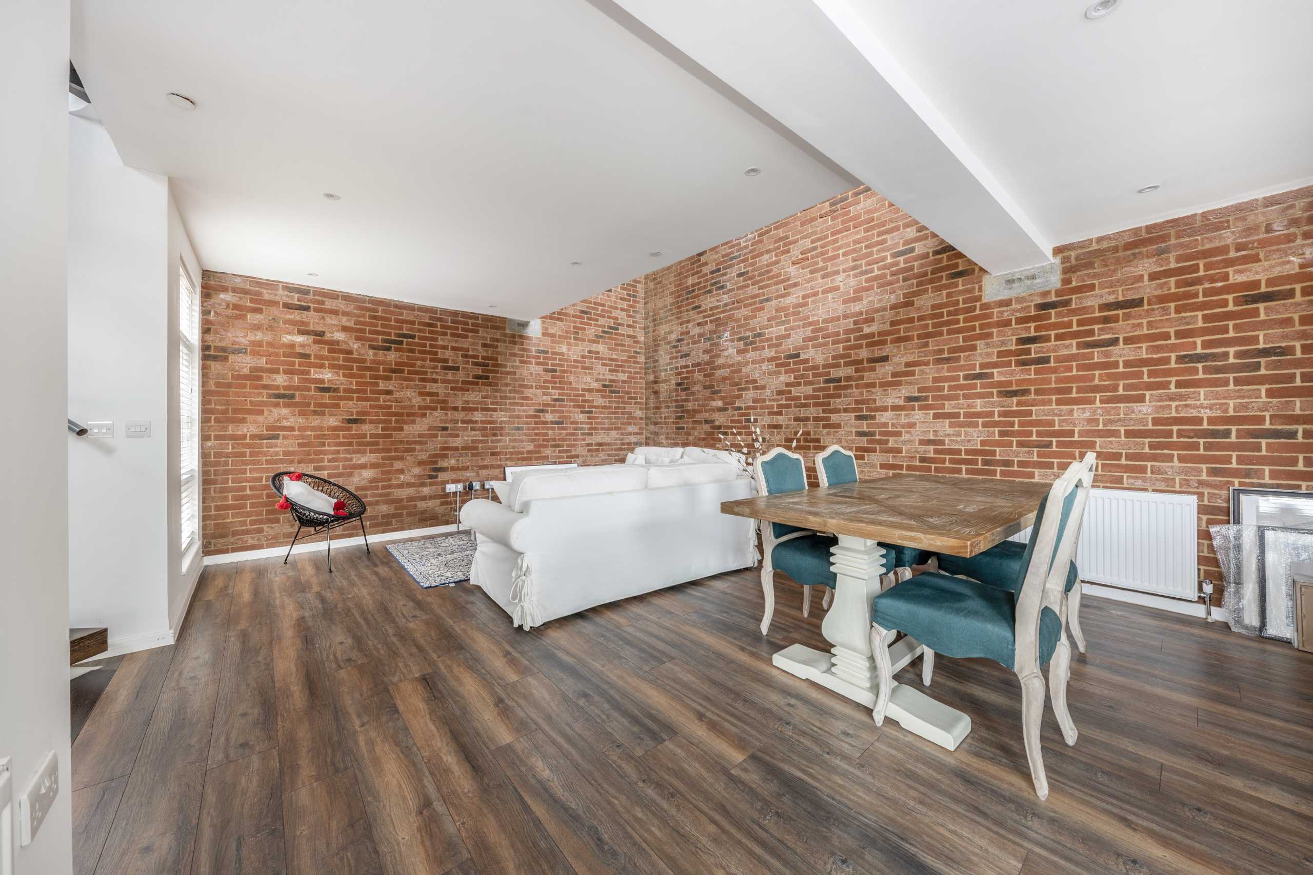 House Elm Grove in Greater London