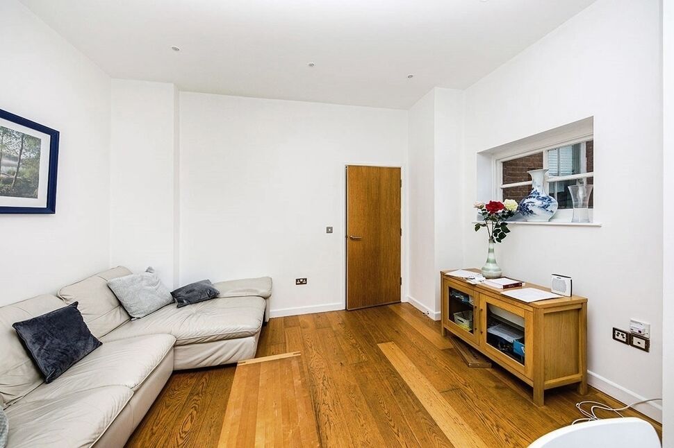 Flat Jewry Lane in Canterbury