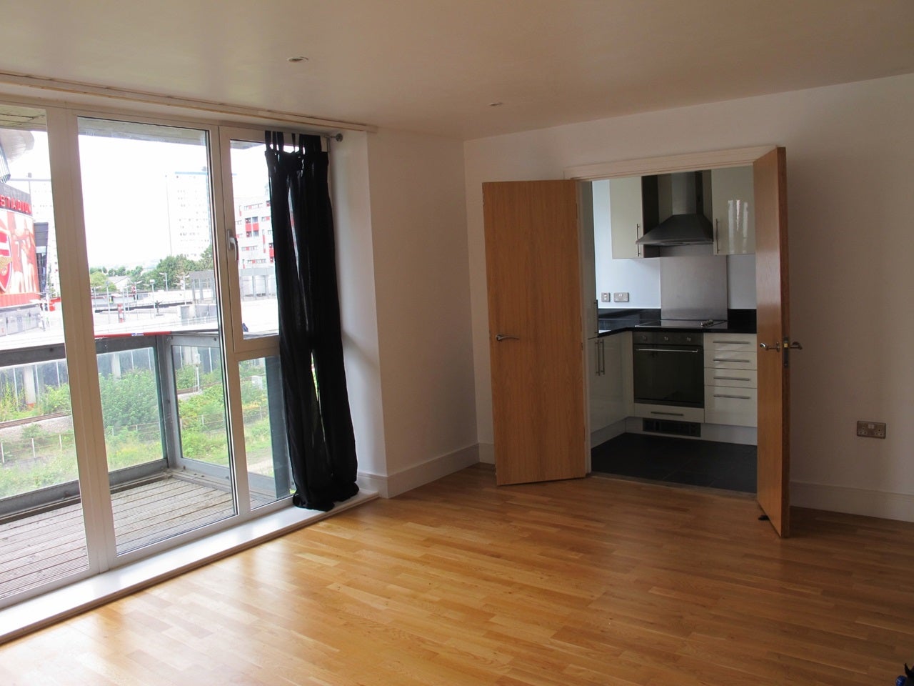 Flat Drayton Park in Greater London
