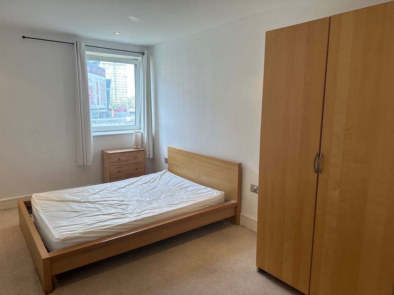 Flat Drayton Park in Greater London