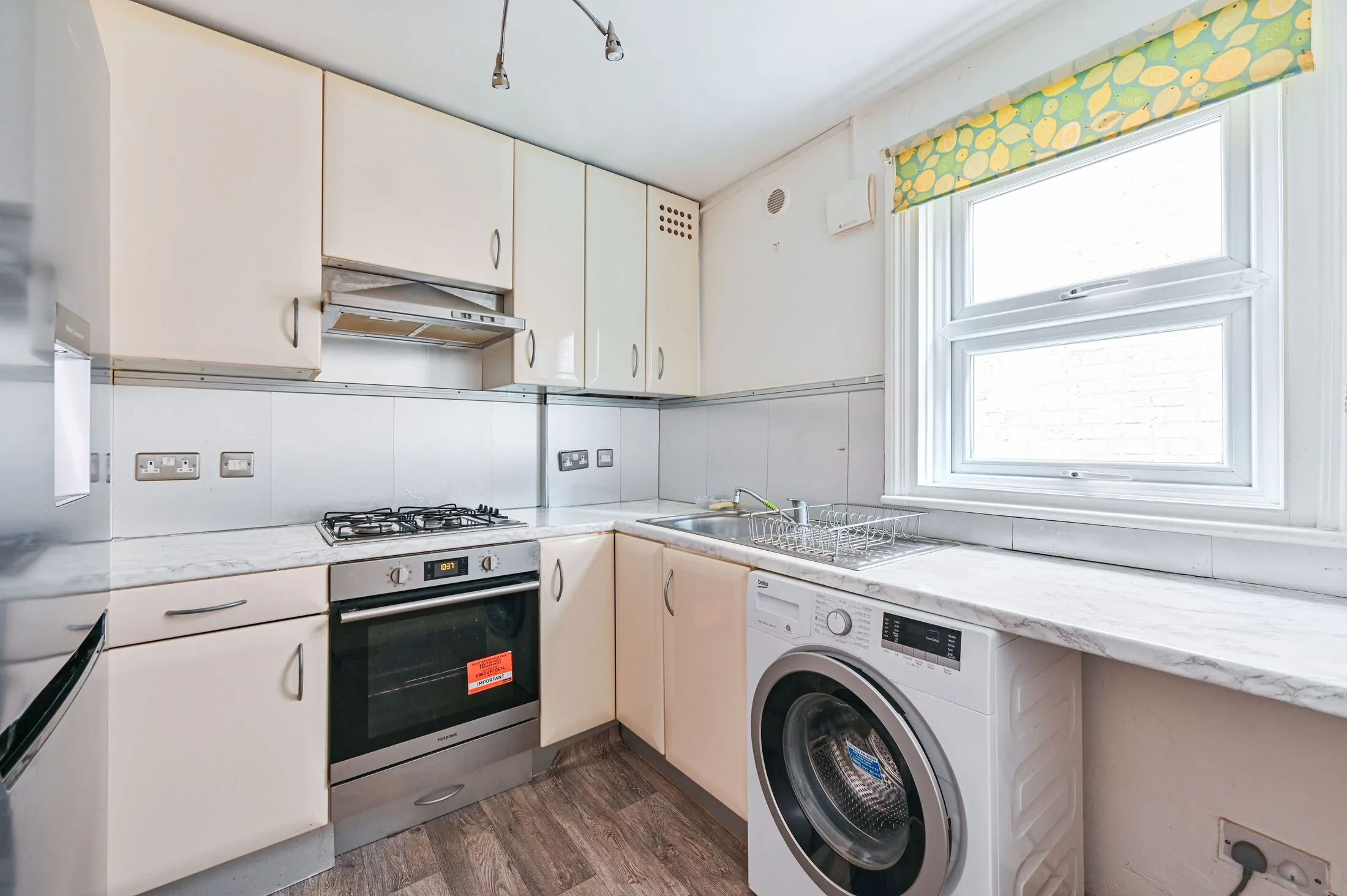 Flat Madeira Road in Greater London