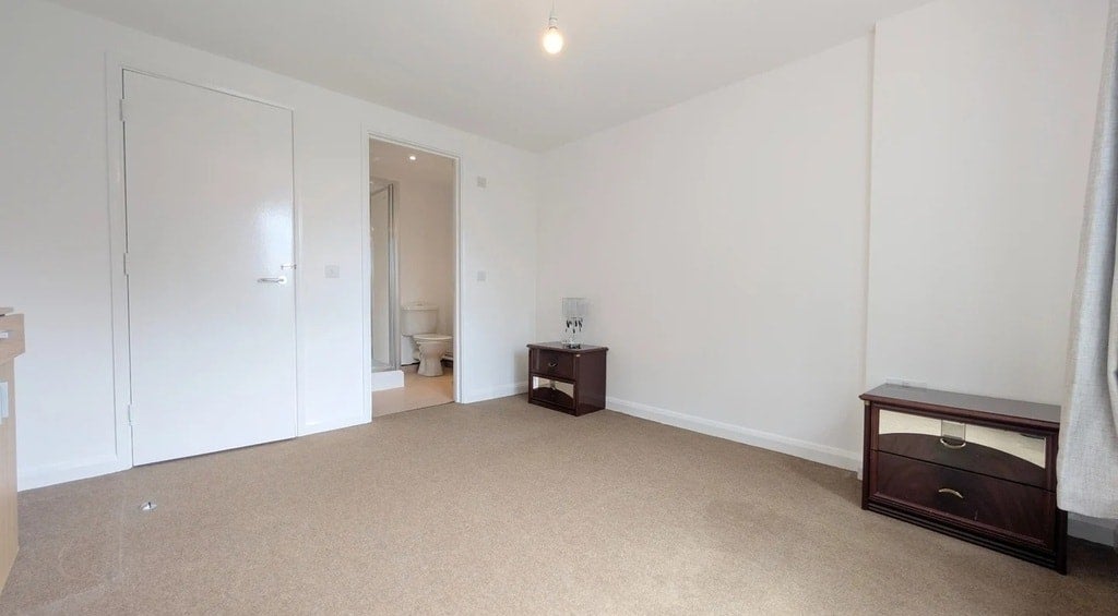 Flat Moorbeck Court in Greater London