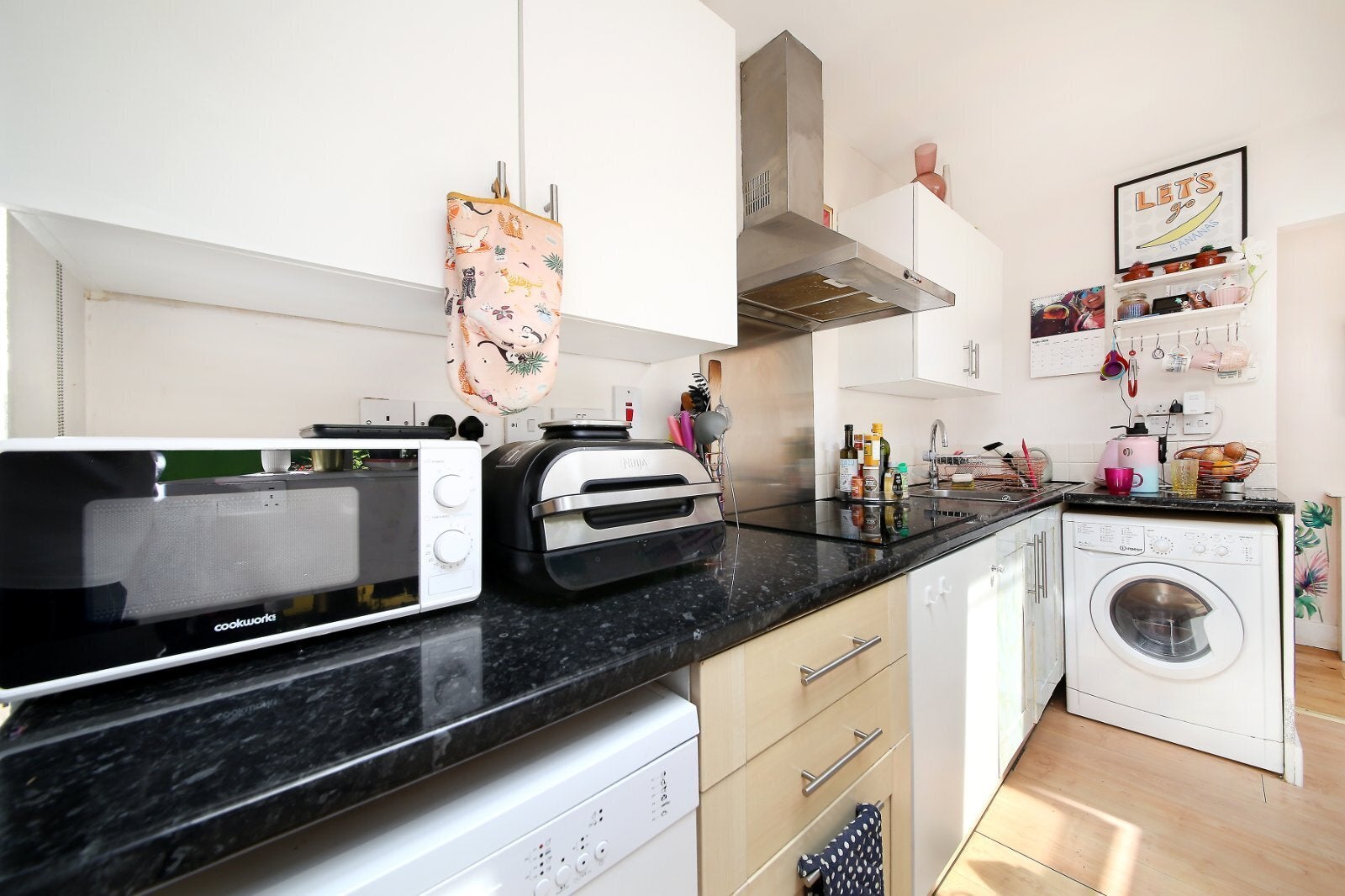 Flat Upper Richmond Road West in Greater London