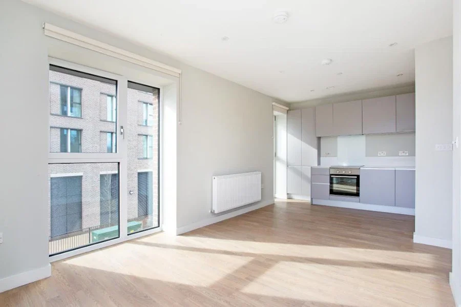 Flat Hale Wharf in Greater London