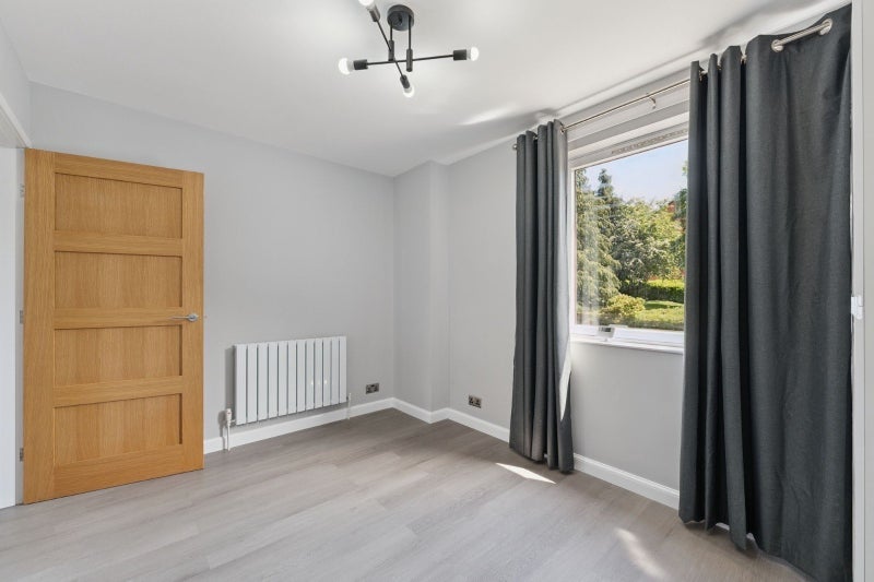 Room Ascot Court in Glasgow